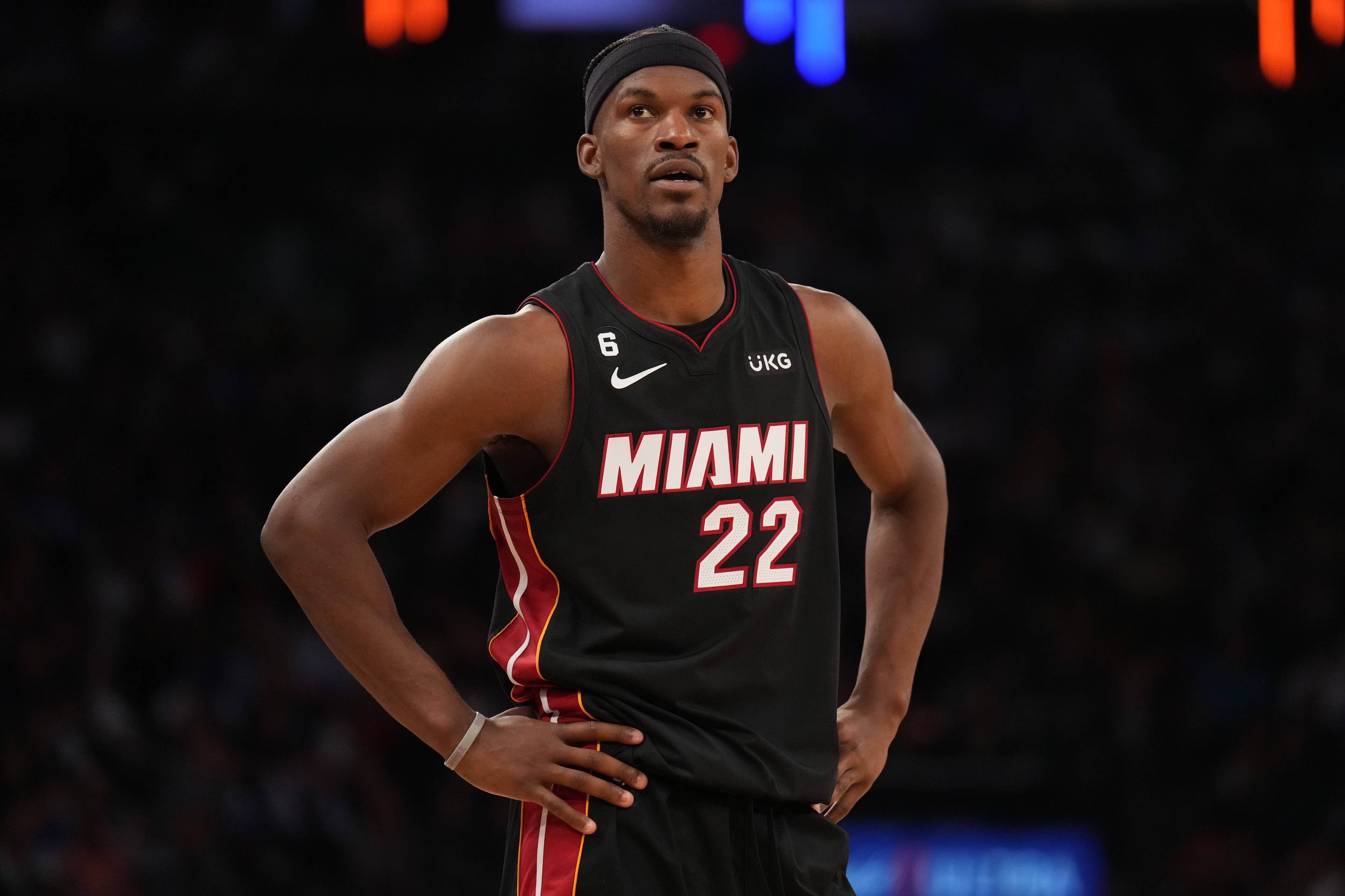 巴特勒在巴黎圣日耳曼比赛中突破纪录，赛况扑朔迷离引发热议！(巴黎fc和巴黎圣日耳曼关系)