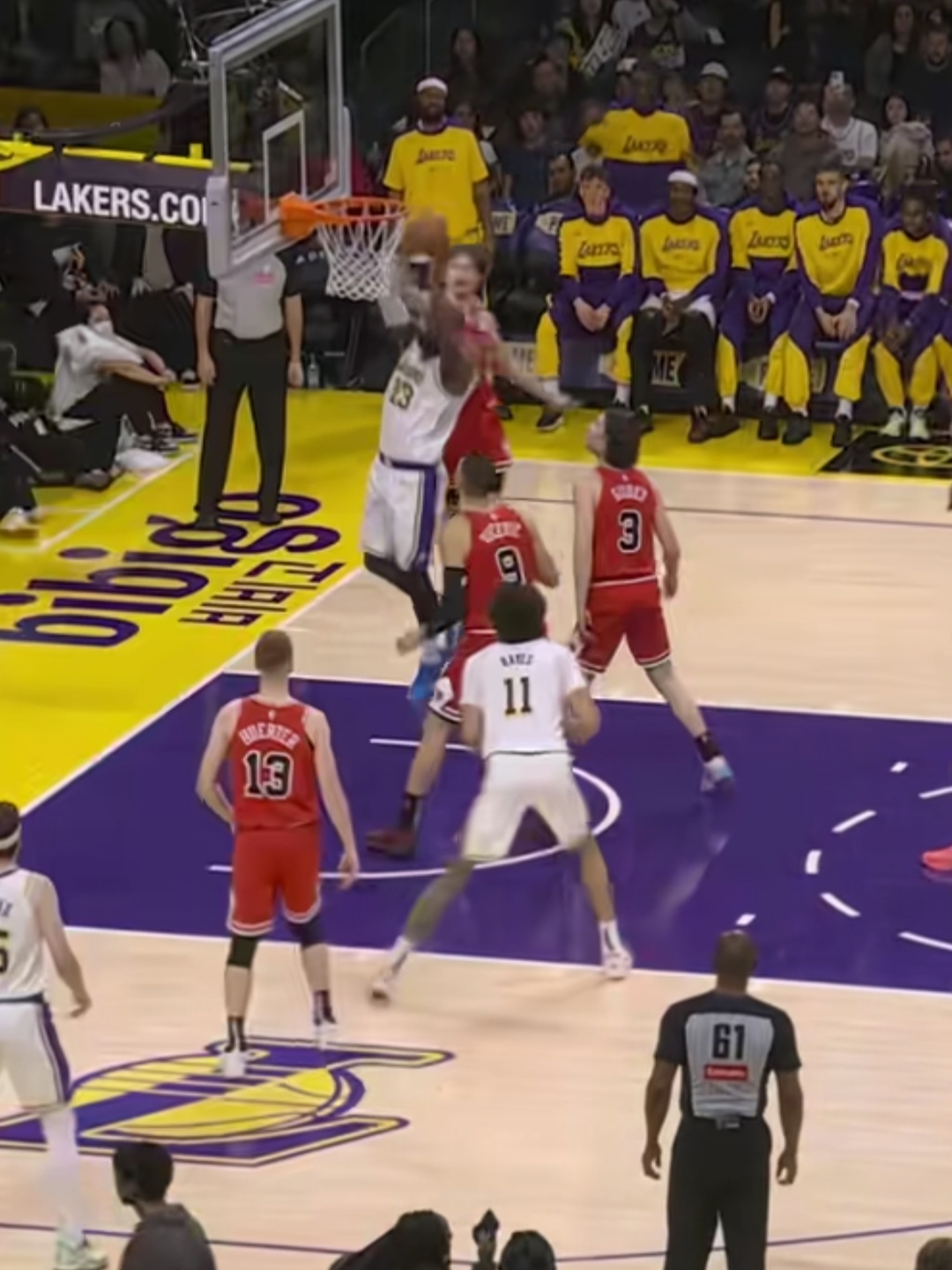 关于詹姆斯在FPX比赛中爆冷，赛况扑朔迷离引发热议！的信息