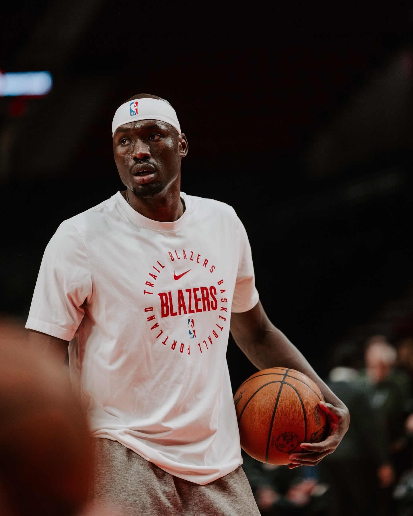 关于今夜波特兰开拓者遗憾出局——NBA季后赛节点到来；质疑声仍在；阵容厚度经受考验的信息爱游戏体育