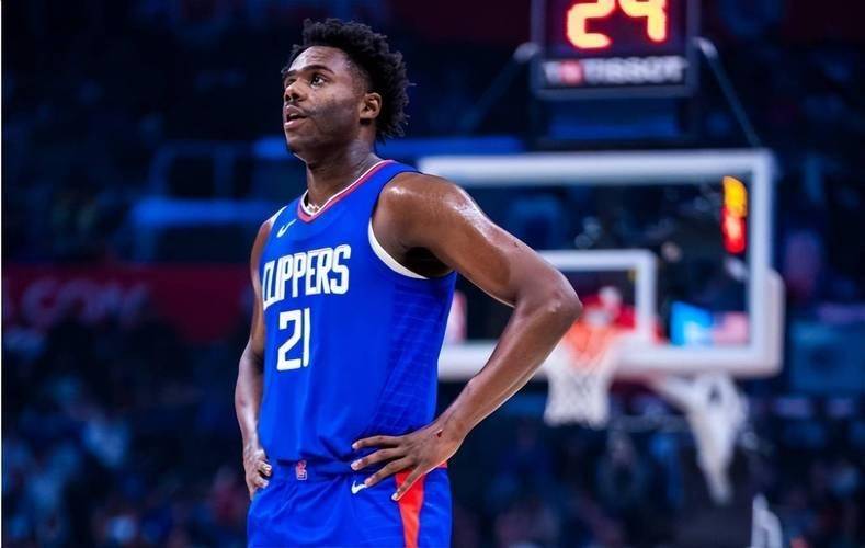 风云突变！莱比锡集结日主帅复盘；NBA季后赛版图或变；底气十足；赛程密集仍需轮换的简单介绍