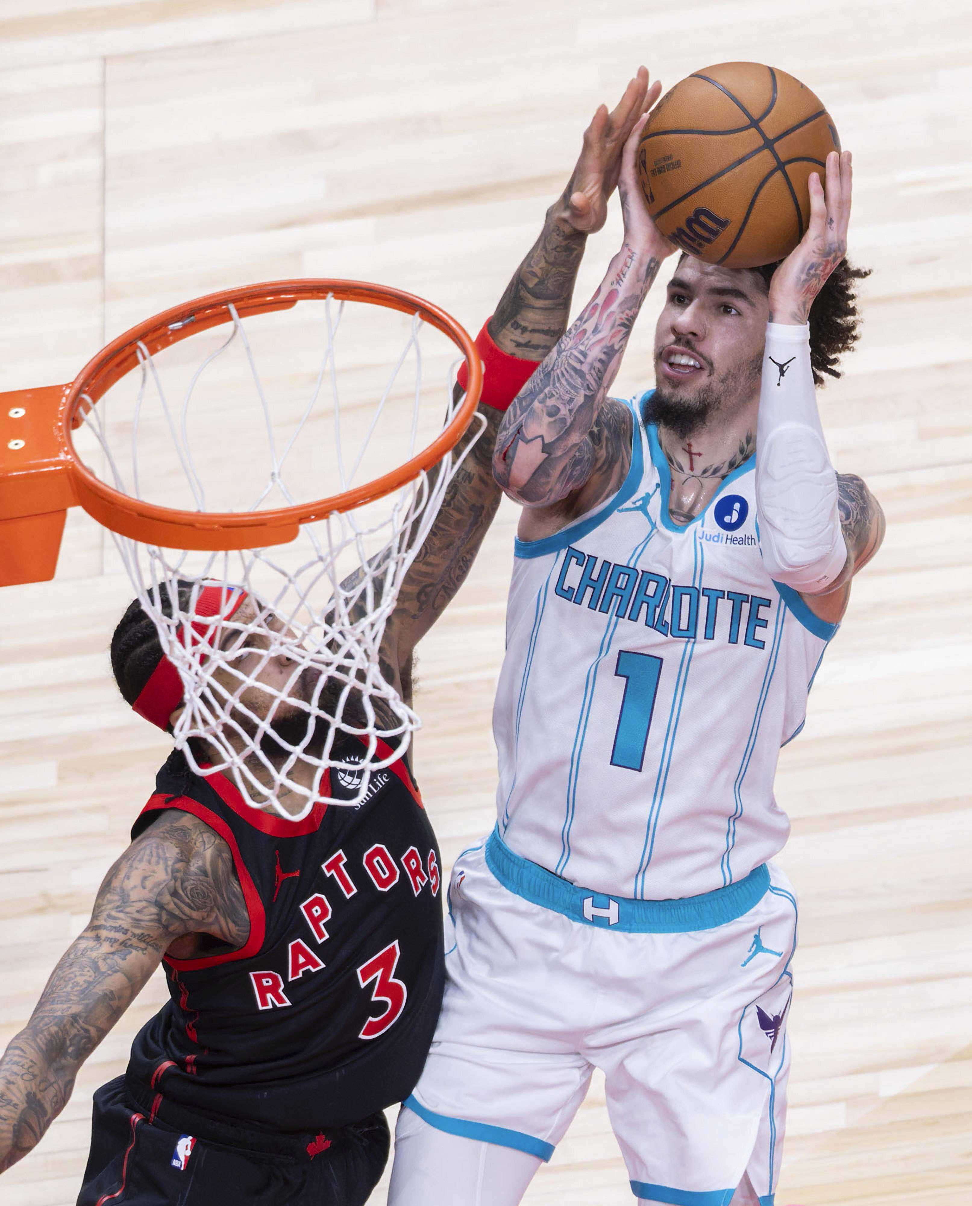 关于重磅！夏洛特黄蜂围绕CBA季后赛战术微调深圳男篮再遭质疑备战意甲，萨克拉门托国王战术微调备战西甲的信息